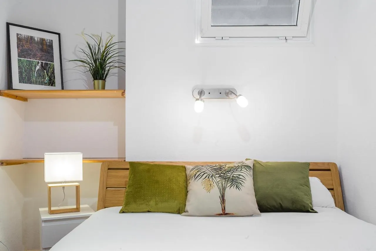 Lodging Apartments Illa Diagonal Barcelona España